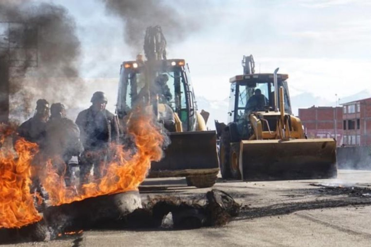 Bolivia Implementa Estado de Excepción para Abordar Crisis Social