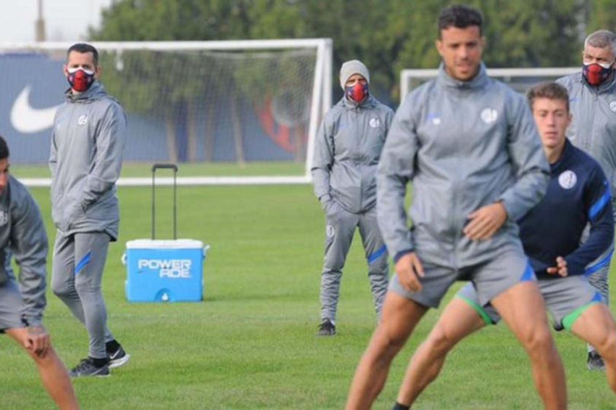 El "Pipi" Romagnoli arrancó su interinato en San Lorenzo