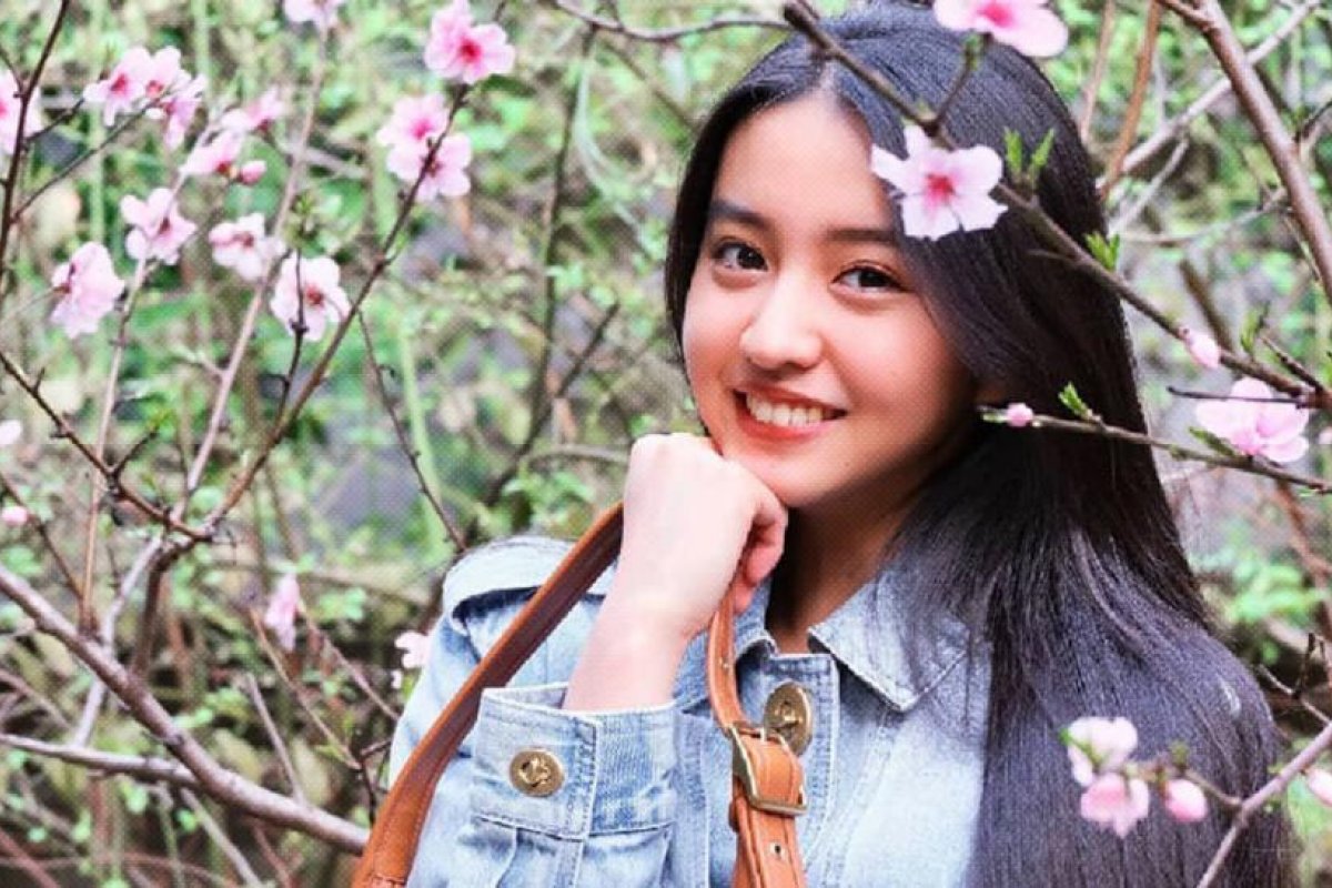 La foto de una modelo 'pisoteando' la faja de un kimono en una campaña publicitaria de Valentino causa furor en la Red