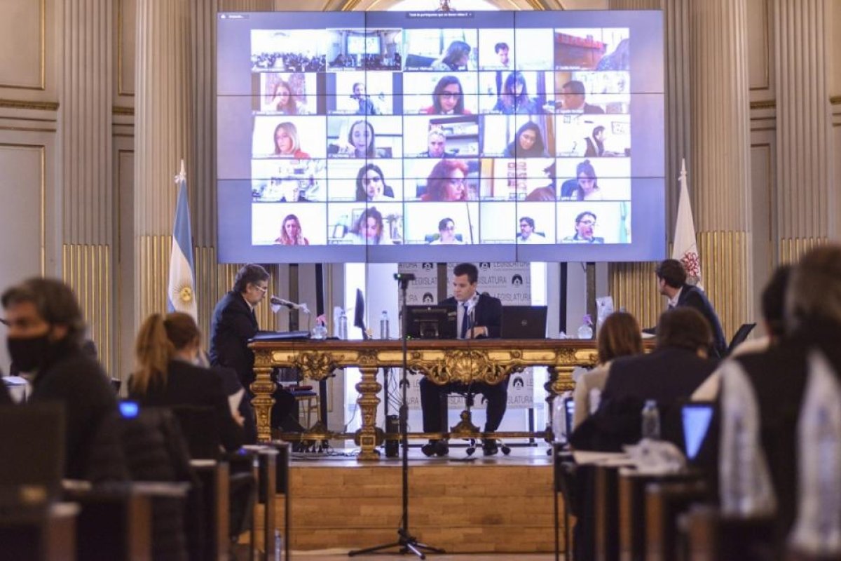 Con críticas del Frente de Todos, debaten sistema de control para funcionarios porteños