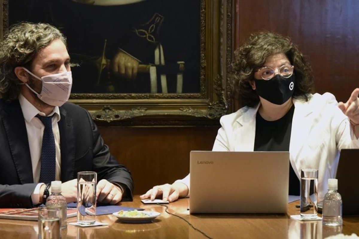 A dos días de que venza el último DNU, el Gobierno se reúne con expertos