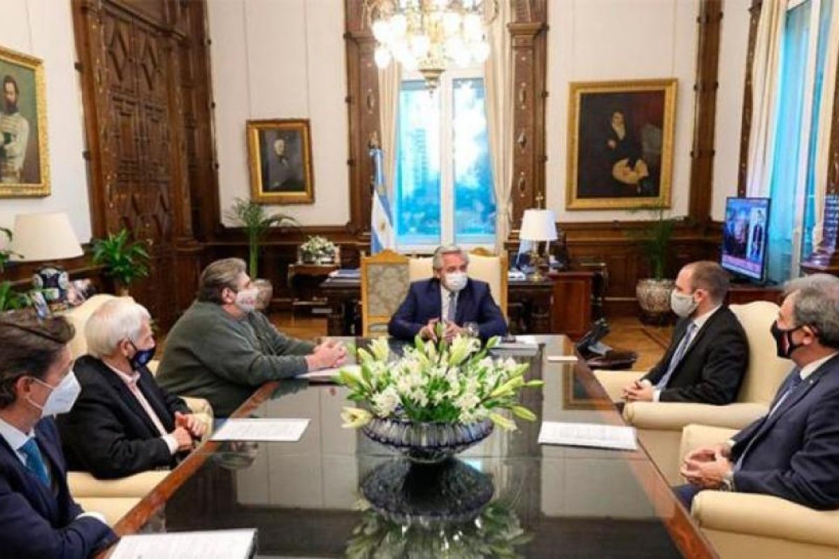 Alberto Fernández se reunió con integrantes de la mesa automotriz