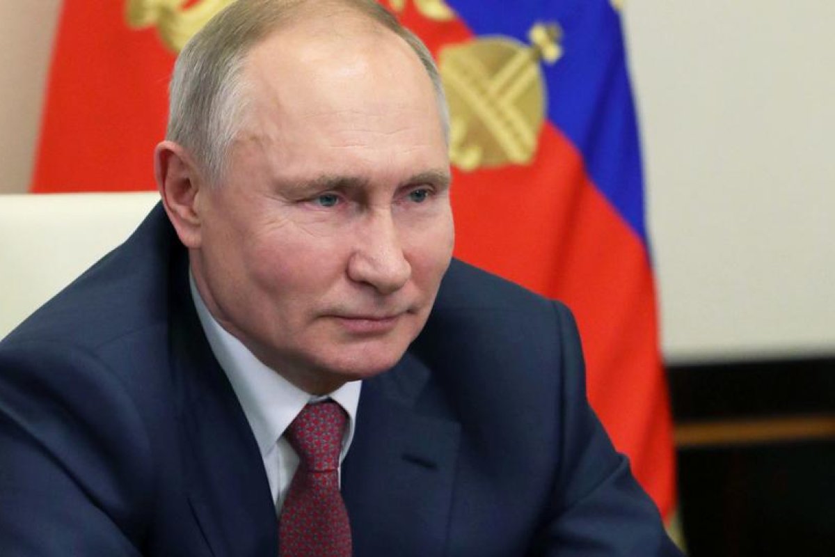 Putin anuncia que se vacunará contra el coronavirus este martes