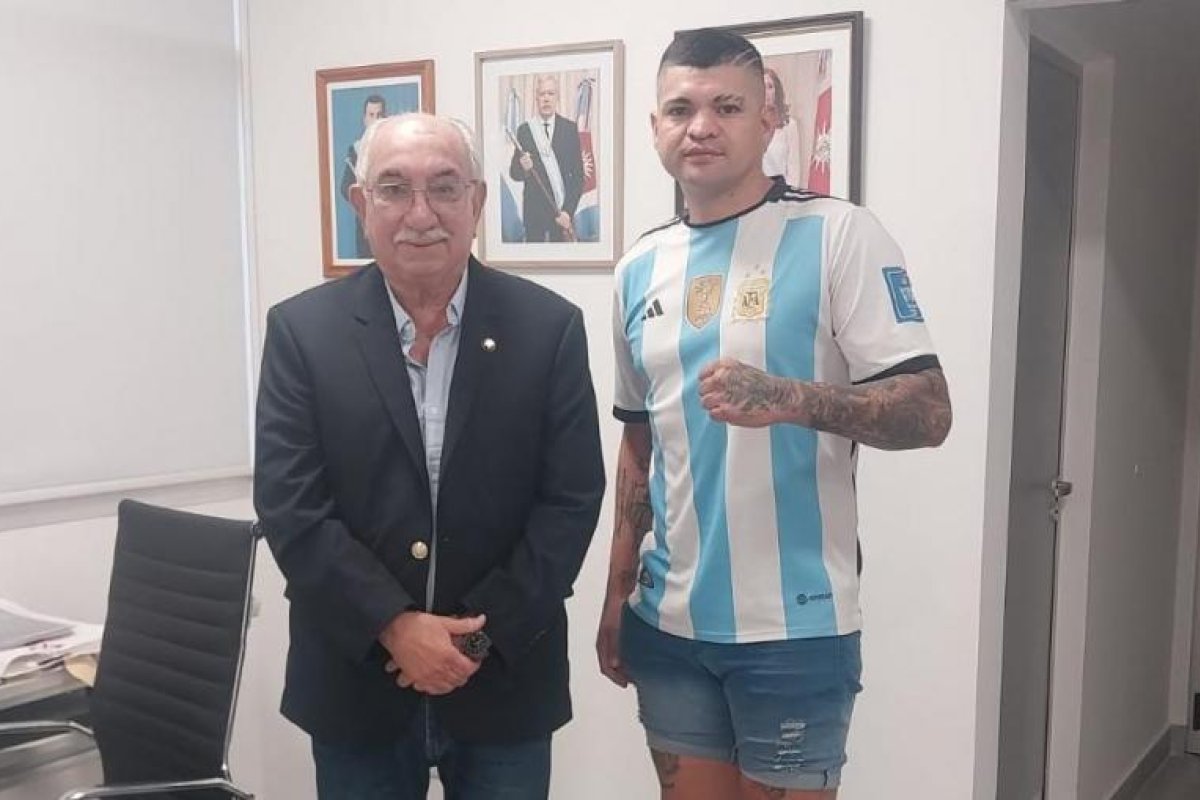 Iván "Terrible" Cisneros se prepara para nuevos retos en el boxeo