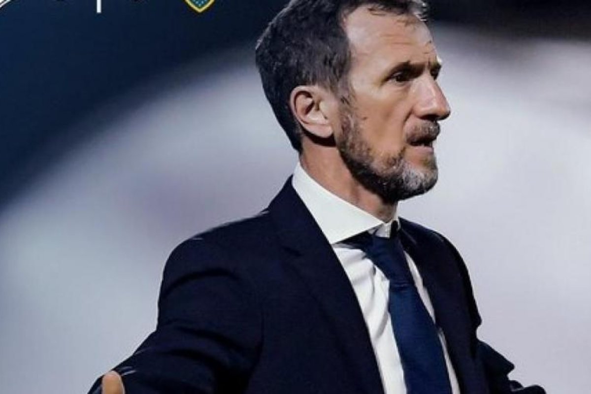 Arruabarrena admite retos tras dura derrota y se enfoca en la Sudamericana