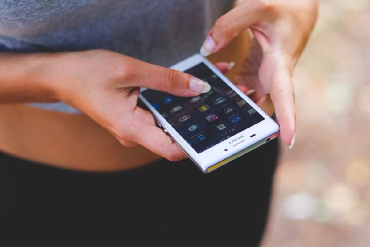 Un 'hacker' de 14 años crea una extraña 'story' en Instagram que congela el teléfono de quien la abre