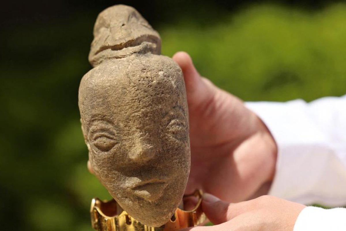 Un campesino palestino halla en su terreno una estatua de 4.500 años de edad