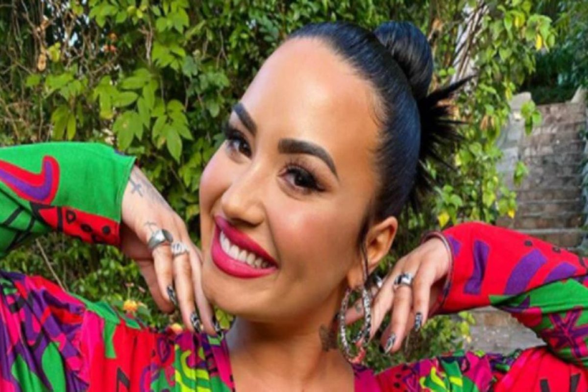 Demi Lovato encuentra la paz con amigos extraterrestres tras su separación