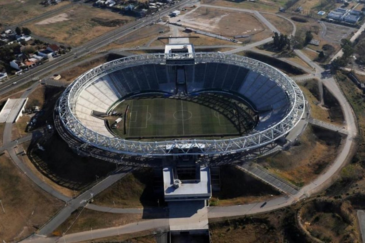 Conmebol inspeccionará el estadio de Estudiantes y el Único como posibles sedes