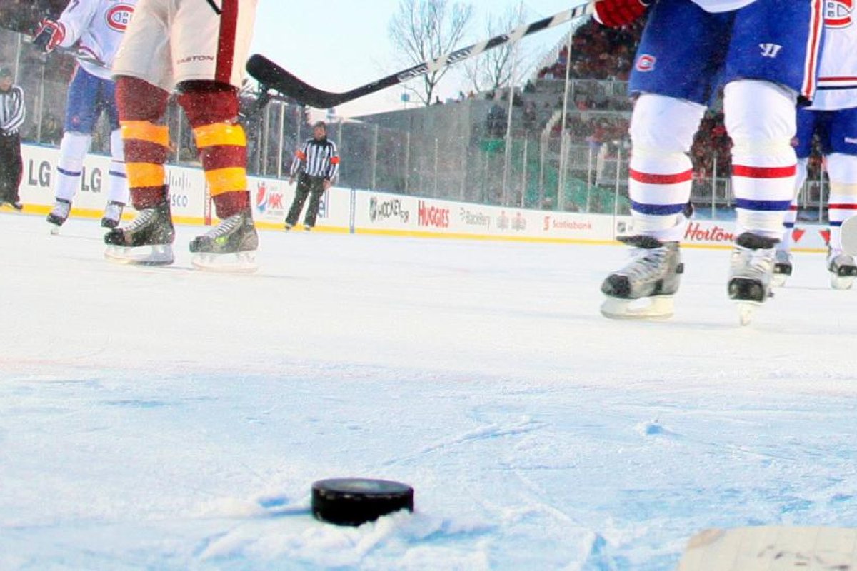 Juegan en Canadá el partido de hockey sobre hielo más largo de la historia