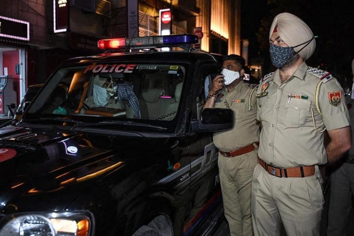 India decretó el toque de queda nocturno en su capital por un avance del coronavirus
