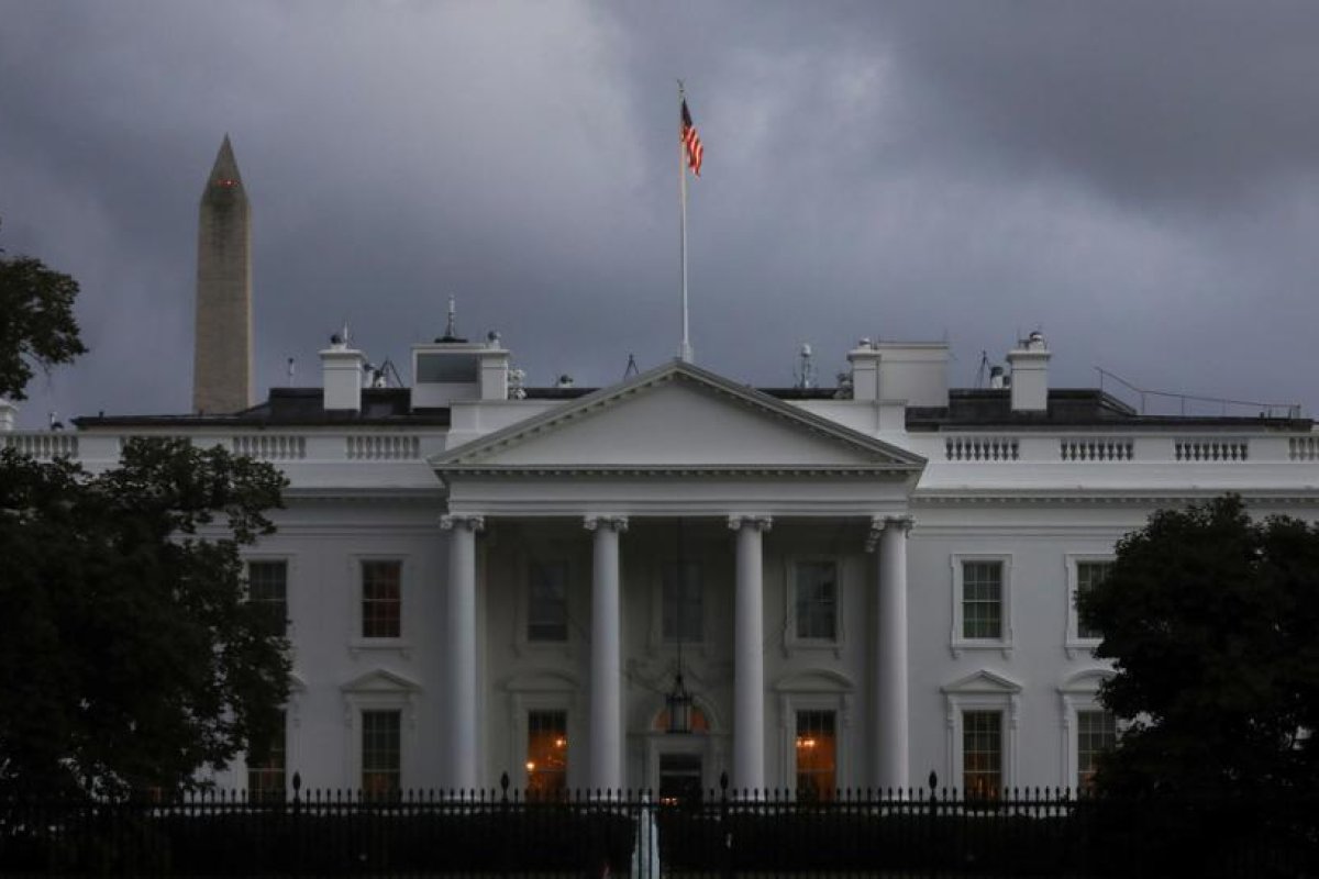 Comando de campaña de Trump recomienda a sus empleados ponerse en cuarentena