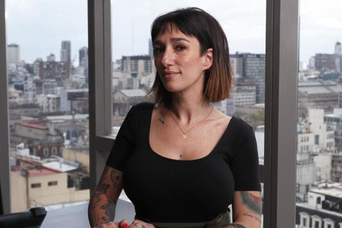 Leila Gianni genera controversia al compartir foto en bañera en Instagram