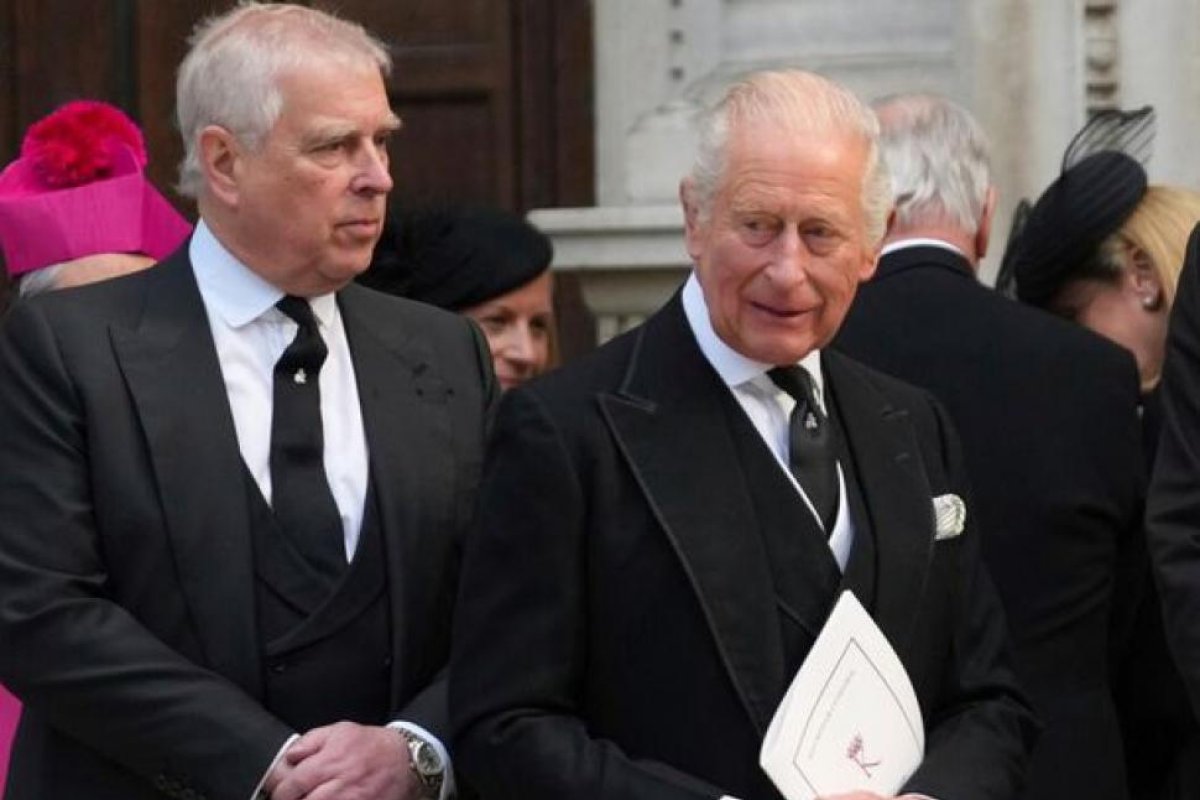 El Rey Carlos III podría abdicar debido al escándalo Epstein