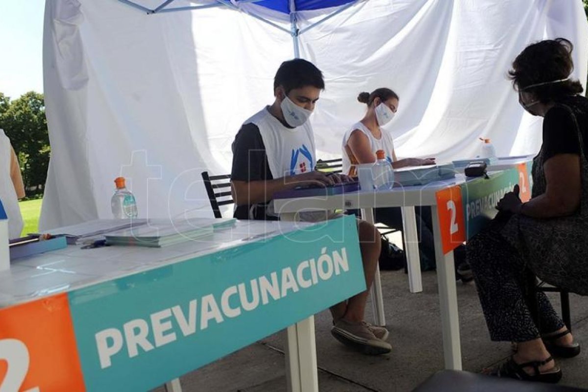 El gobierno bonaerense recibió y analizó 135 denuncias por supuestas irregularidades en la vacunación