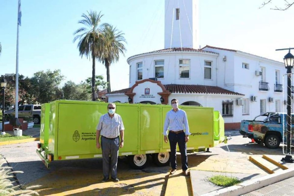 El intendente Jorge Mukdise presentó más maquinarias para el centro de gestión de residuos y un "Punto Verde"
