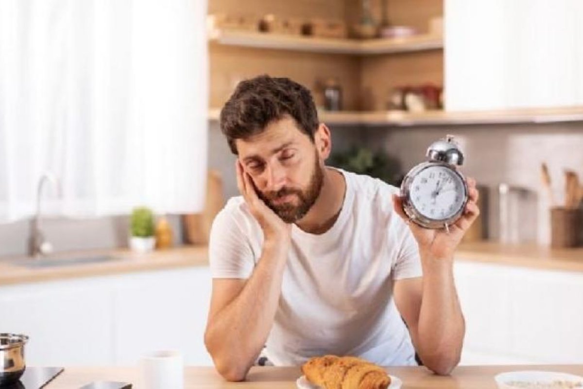 Desayunar temprano: clave científica para una vida más longeva
