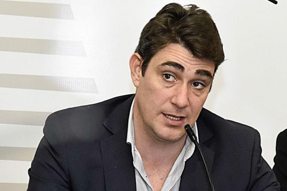 La Justicia indaga a Iguacel por obligar a usuarios de gas a compensar a distribuidoras
