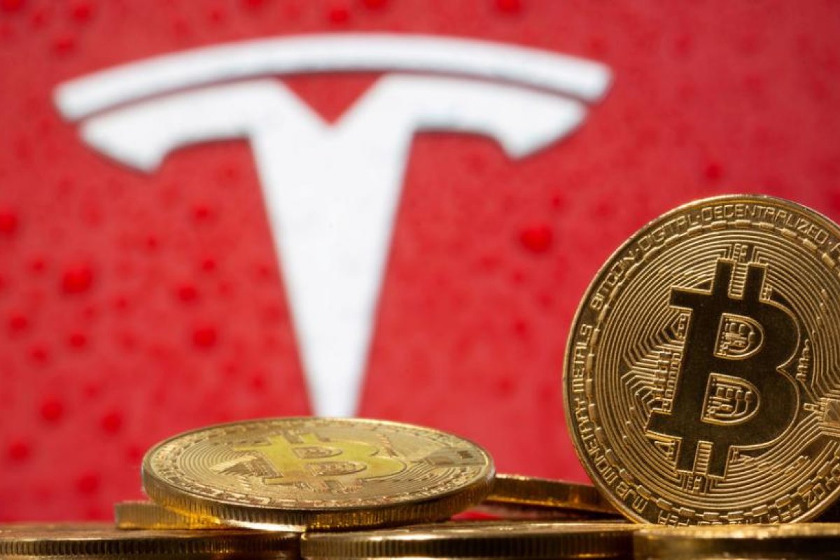 ¿Cuánto tendría que pagar en bitcoines por un Tesla?