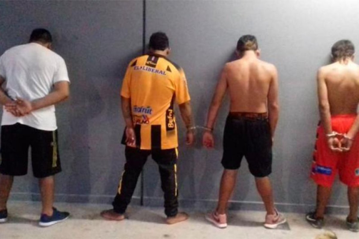 Incidentes terminaron con una mujer herida, cuatro detenidos y el secuestro de un arma