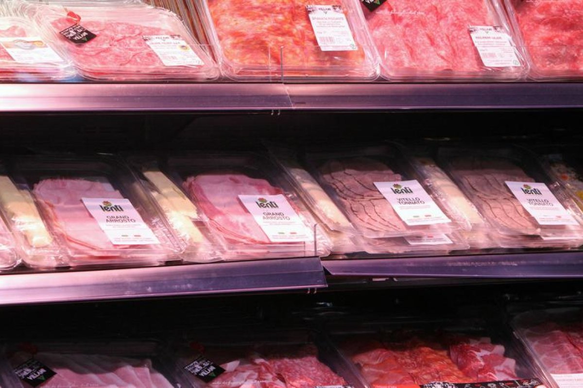 El ministro alemán de Agricultura insta a la población a comer menos carne para que Rusia no use su "poder de exportación" como 'arma'