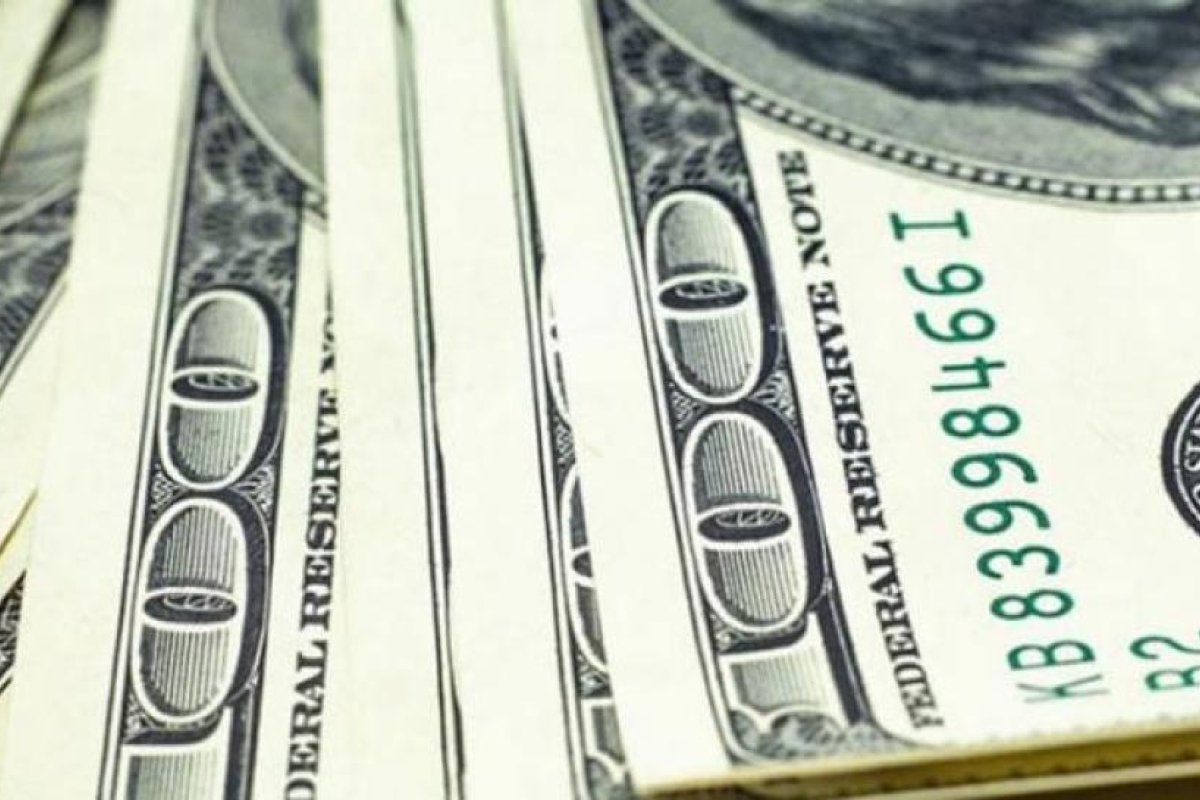 El dólar oficial cotizó a $ 84,62 y el contado con liquidación sube 1,4%
