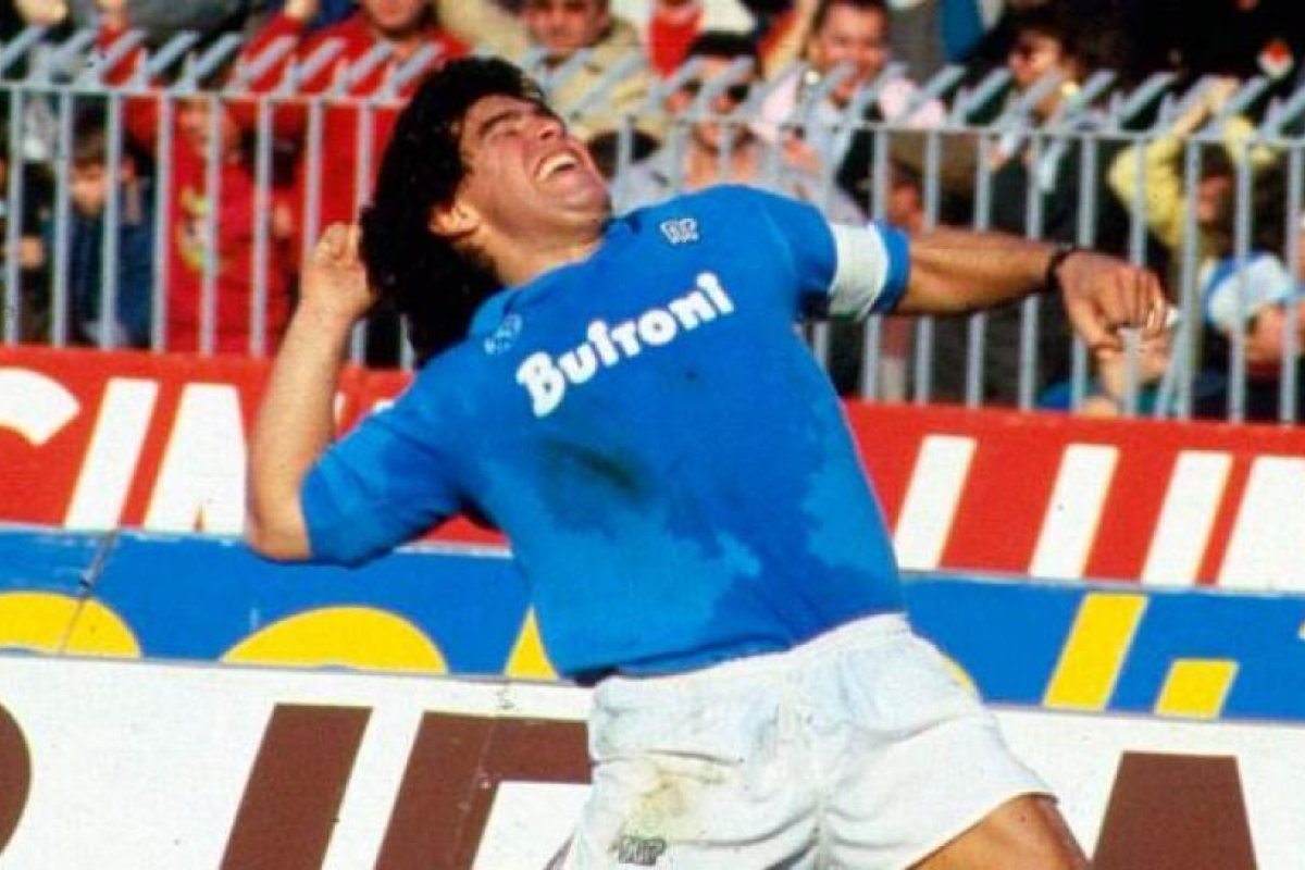 Nápoles anuncia que el estadio San Paolo se llamará Diego Maradona