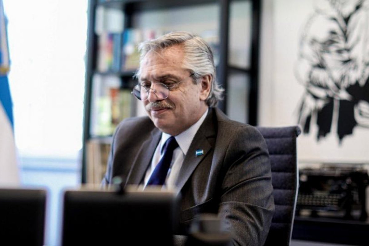 El Presidente brindó una clase para alumnos del Colegio Nacional de la UNLP