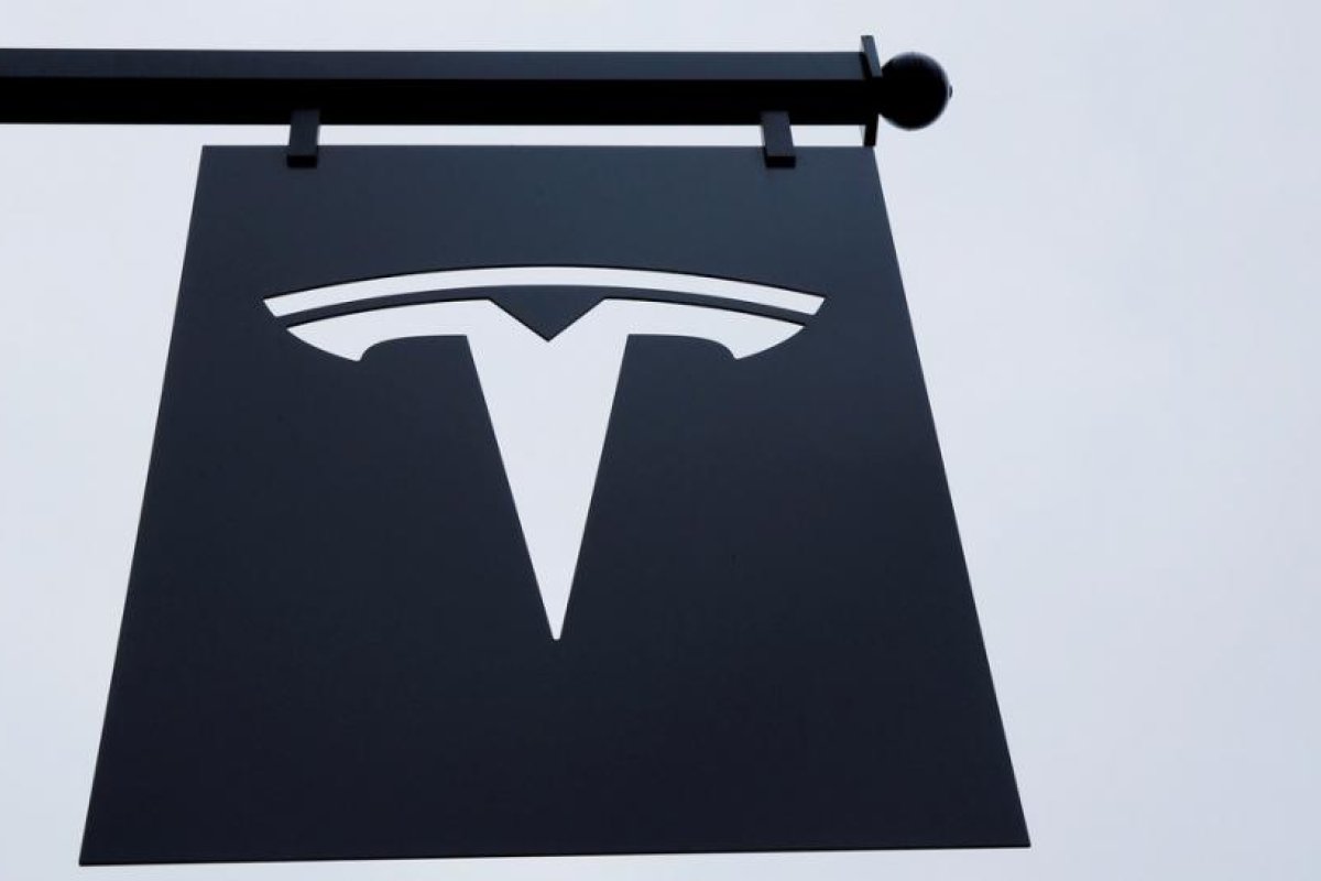 El regulador alemán de vehículos investiga problemas con las pantallas táctiles en los Tesla