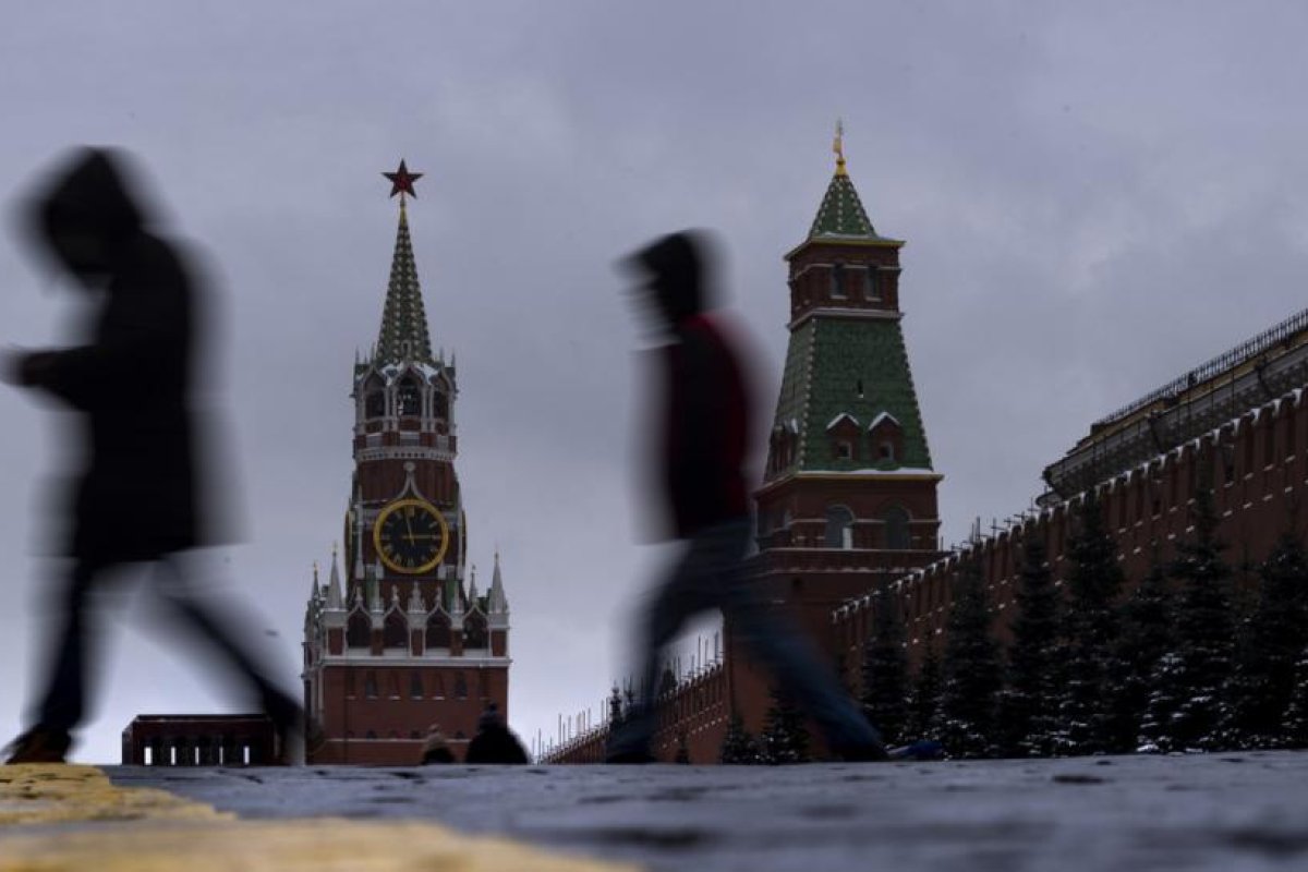 El Kremlin destaca que las conversaciones de los líderes occidentales con Putin sobre la situación en Ucrania contrastan con la "histeria" mediática