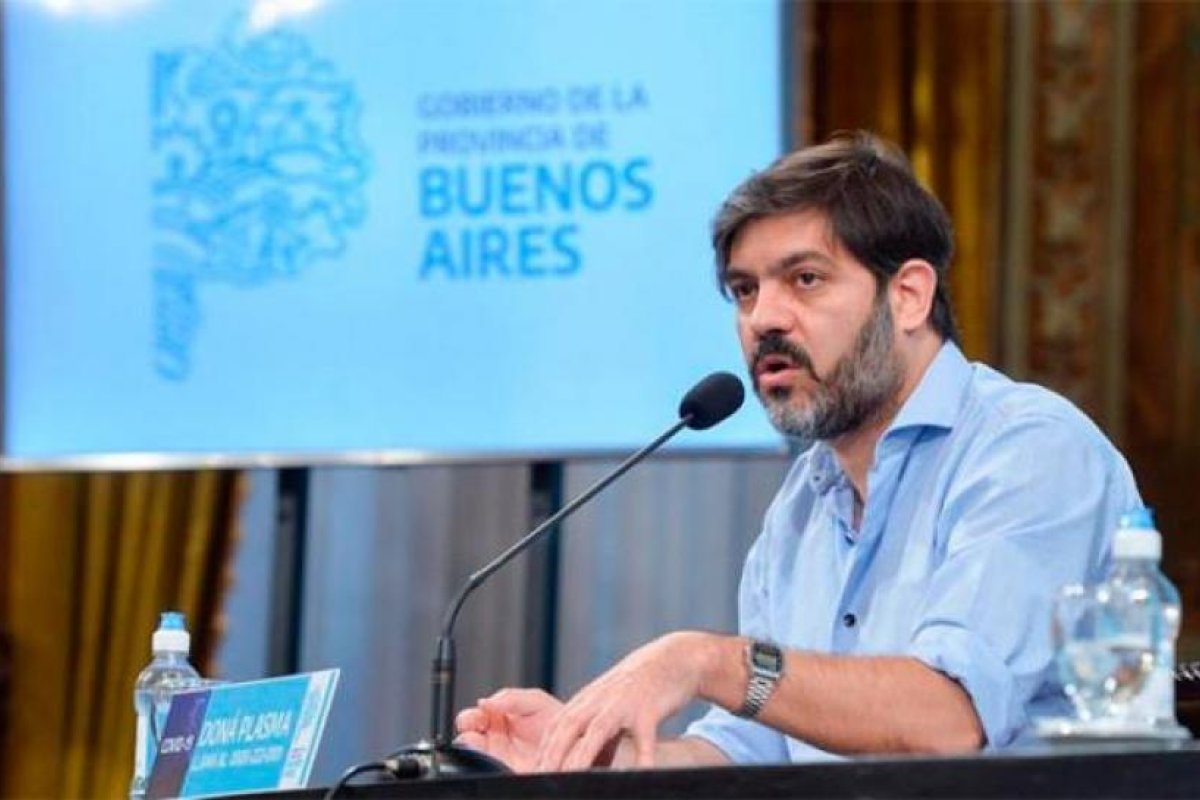 Bianco dijo que vacuna rusa "será de aplicación voluntaria y bajo consentimiento"