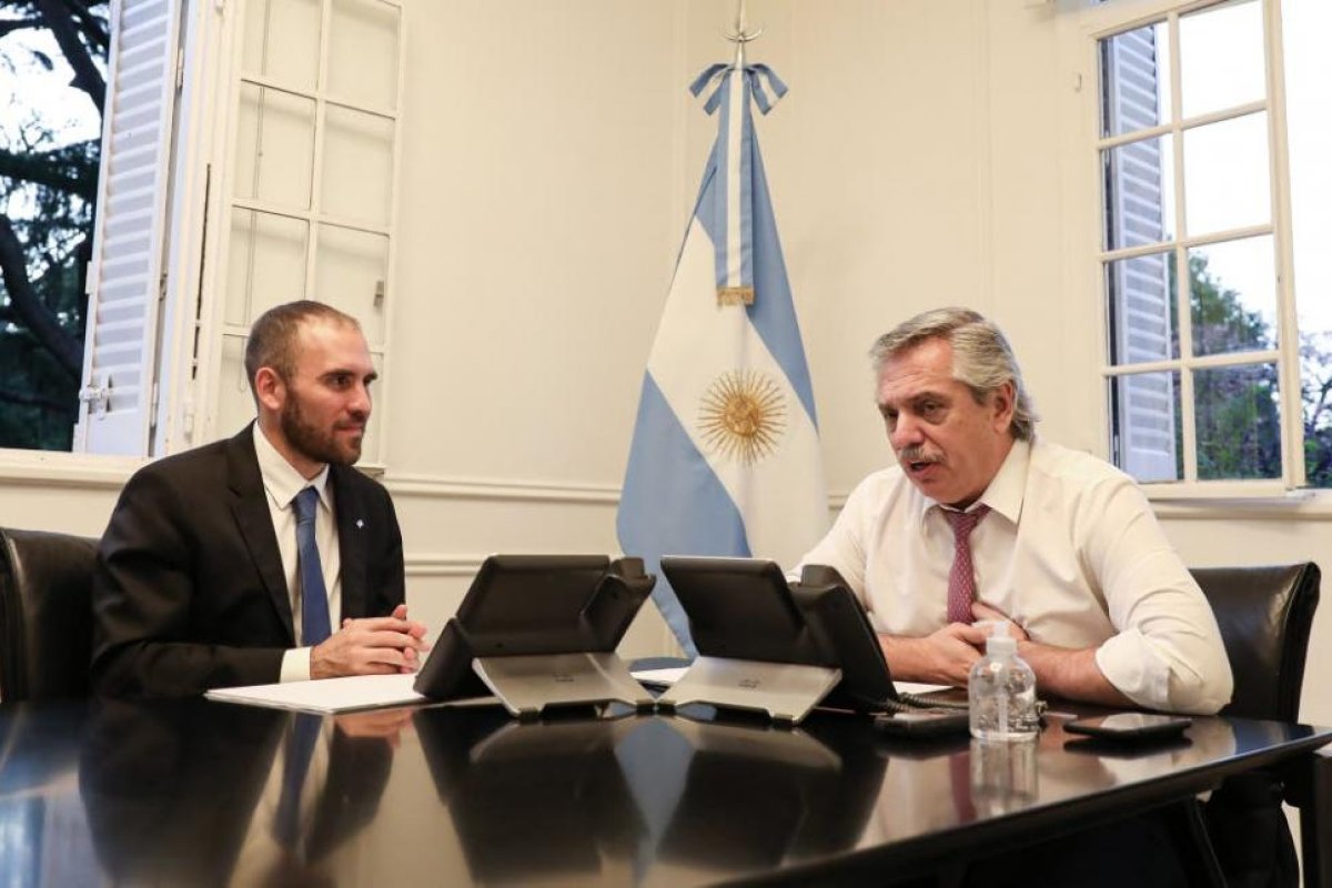Las diferencias internas en el Gobierno ralentizan el ritmo del ajuste económico