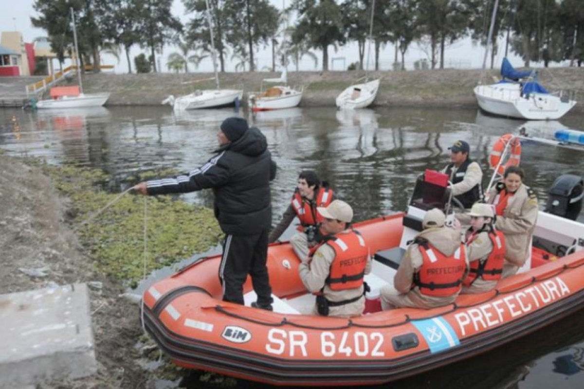 Prefectura advirtió que no están habilitadas las competencias en el lago