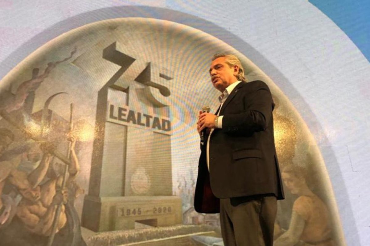 17 de octubre. Alberto Fernández, desde la sede de la CGT: "Perón no pensó en una Argentina de clases, pensó en una Argentina integrada"