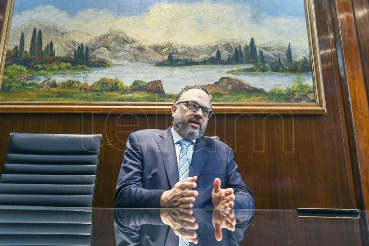 Kulfas estimó que las exportaciones y la balanza comercial mejorarán en 2021