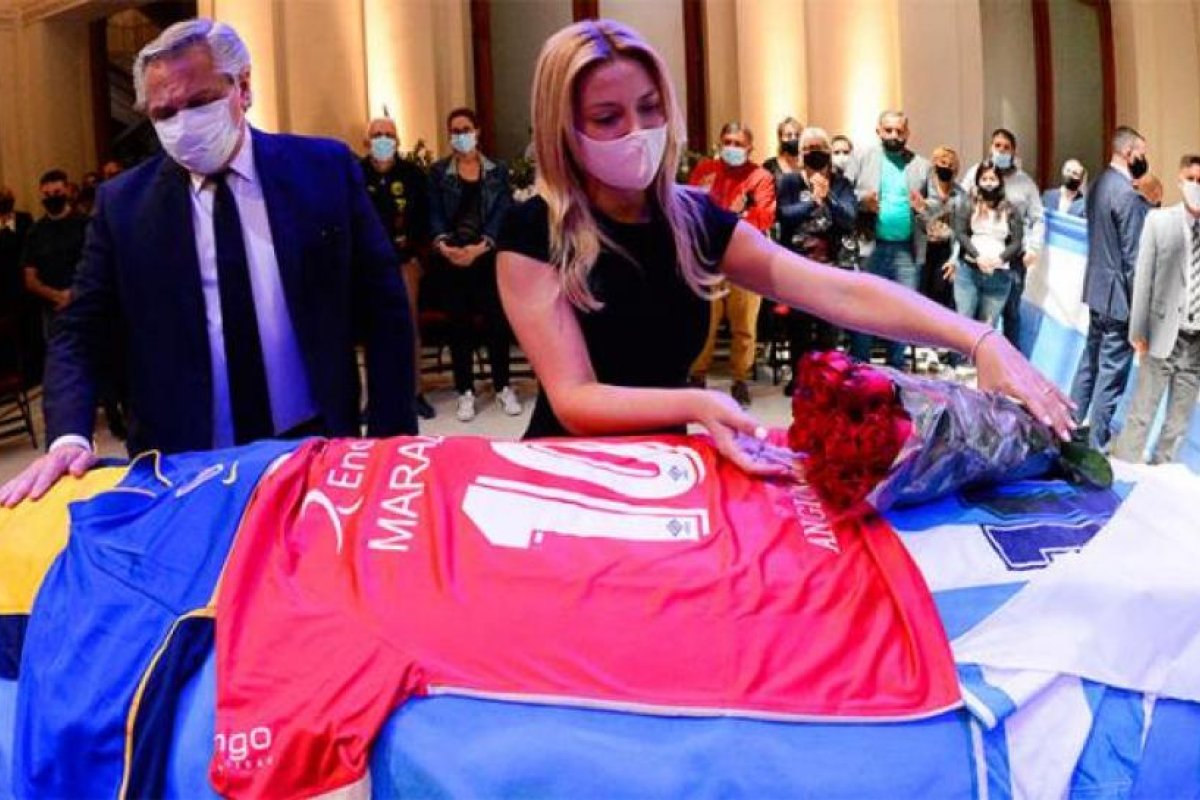 Alberto Fernández habló de los incidentes en el velorio de Maradona: "Debimos haberlo previsto"