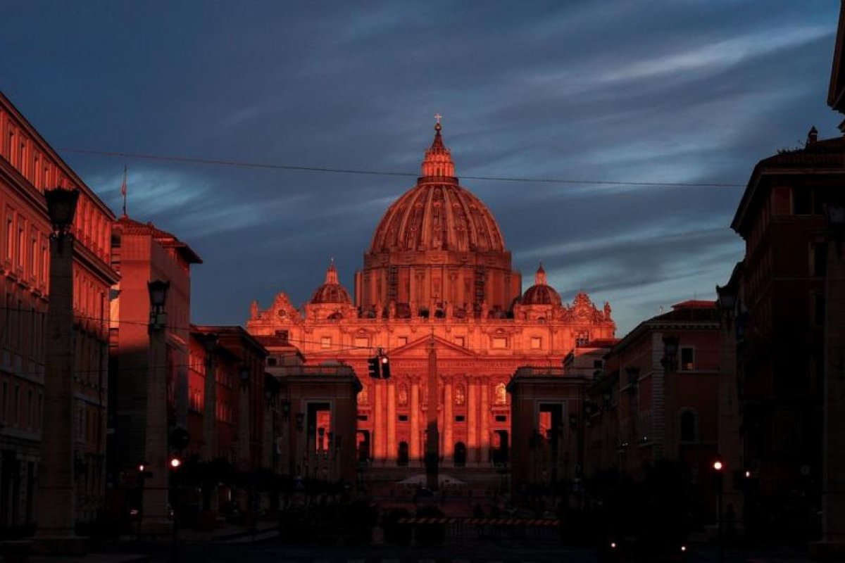 "Me resigné": Un exmonaguillo del Vaticano denuncia que un compañero abusó sexualmente de él cuando eran menores