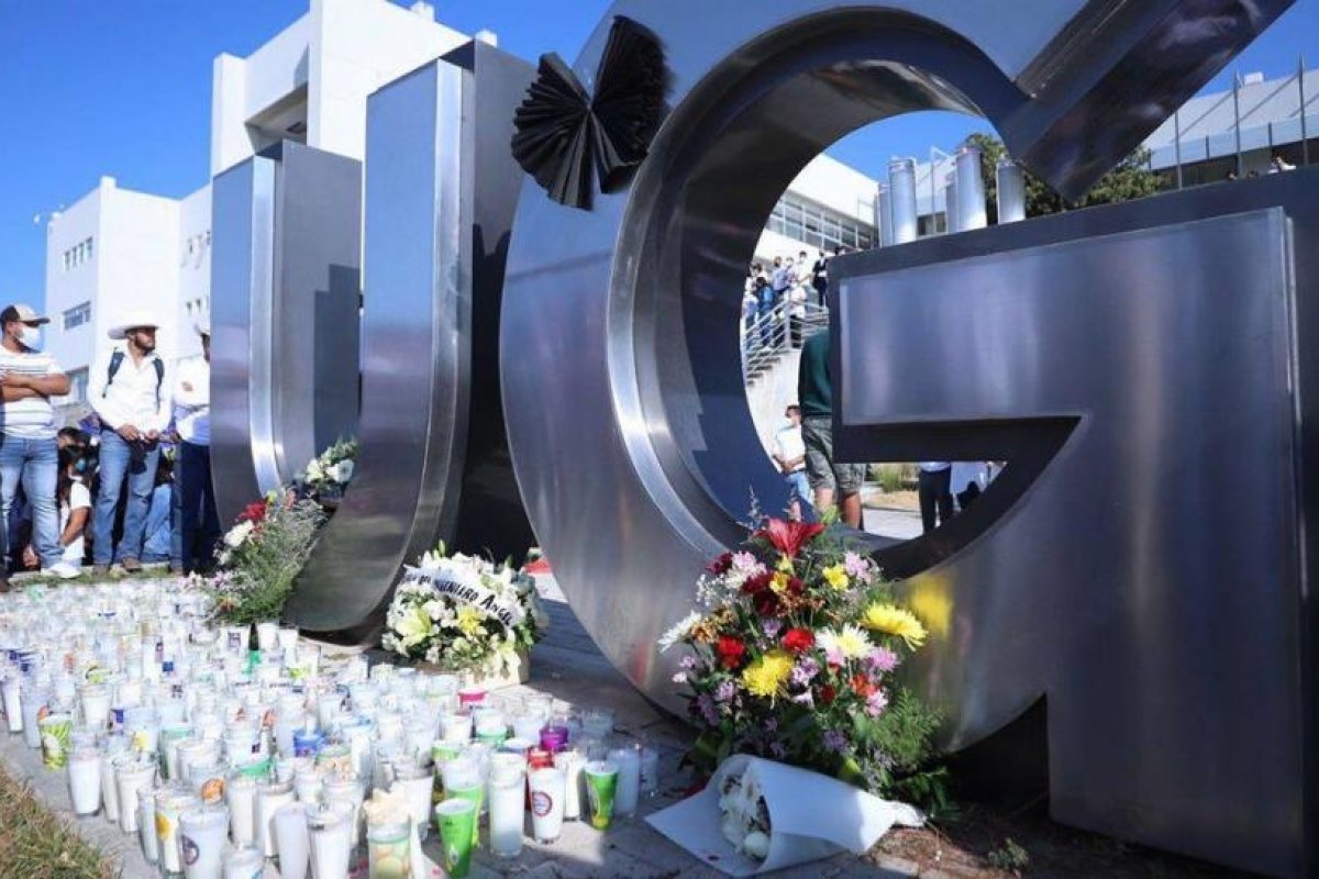 Estudiantes universitarios exigen justicia por la muerte de un alumno a manos de la Guardia Nacional en México