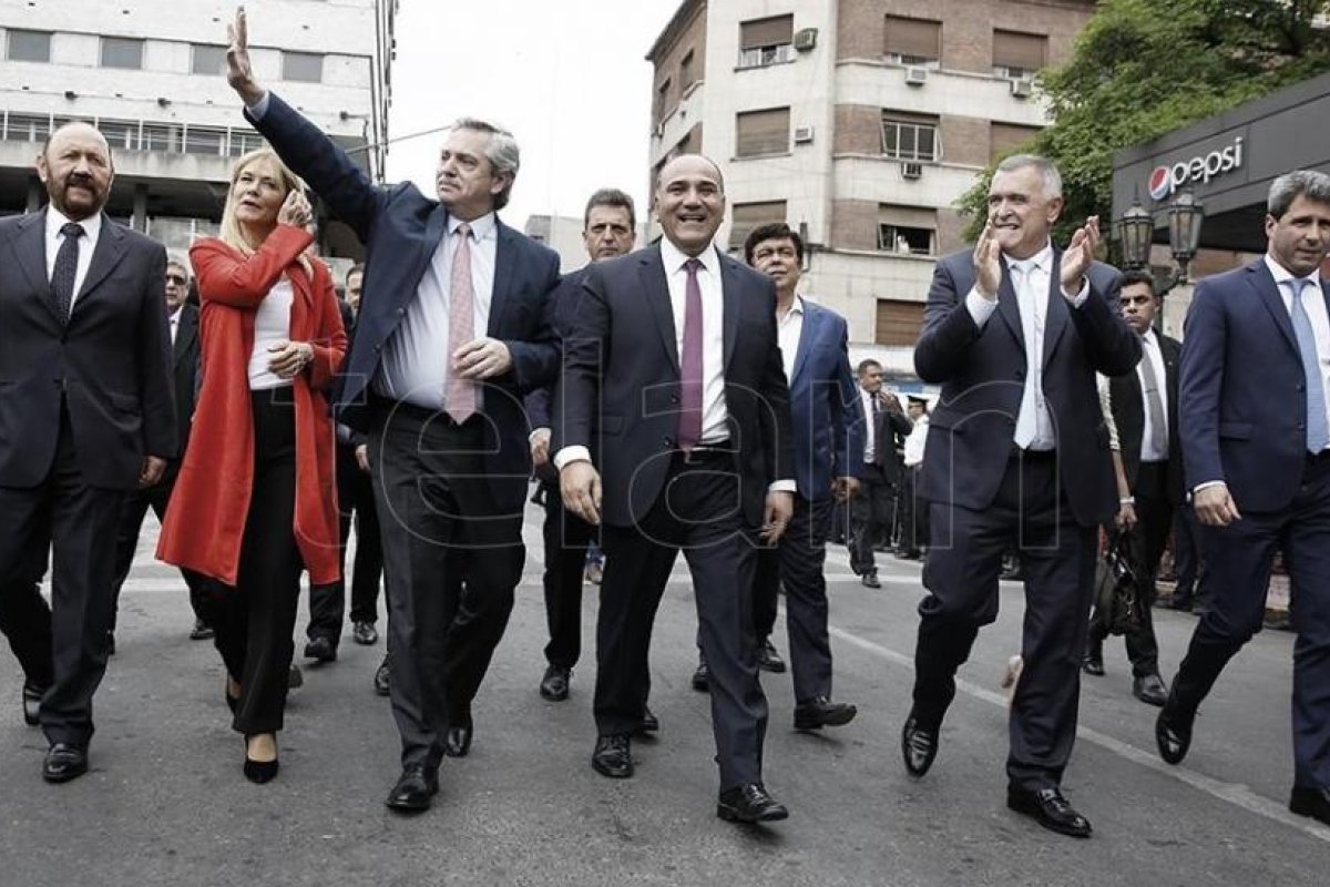 El Presidente viajará el martes a Tucumán para reunirse con Manzur y empresarios del norte