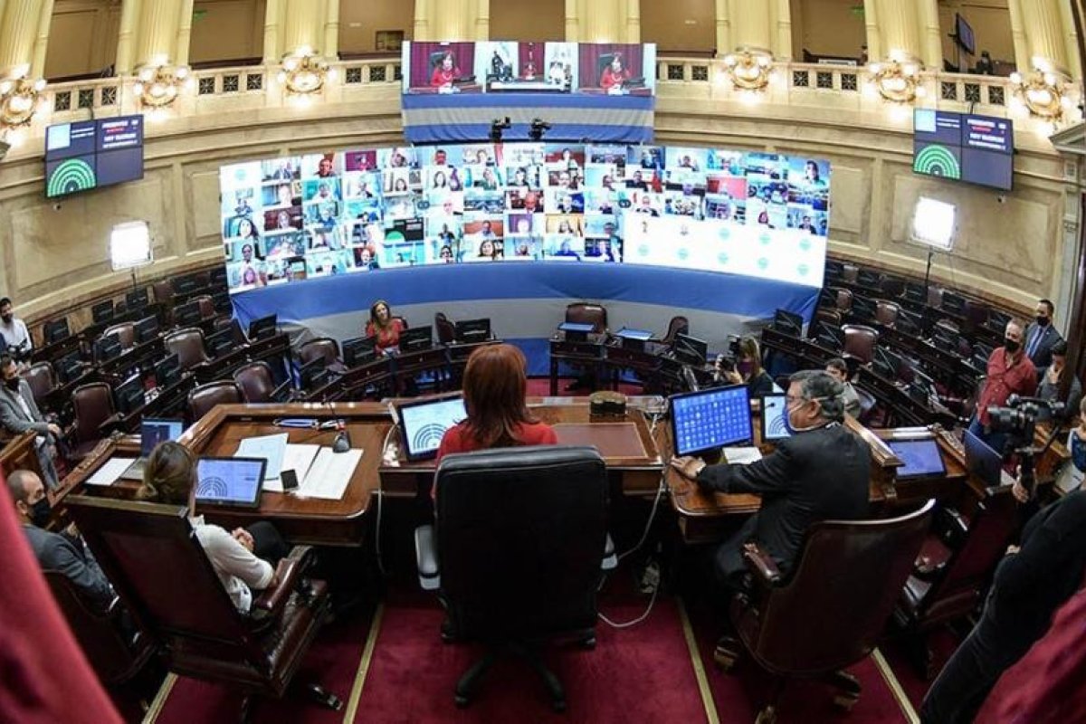 El Senado hoy sólo rendirá homenaje a Maradona pero mañana sí tratará la reforma de la Procuración