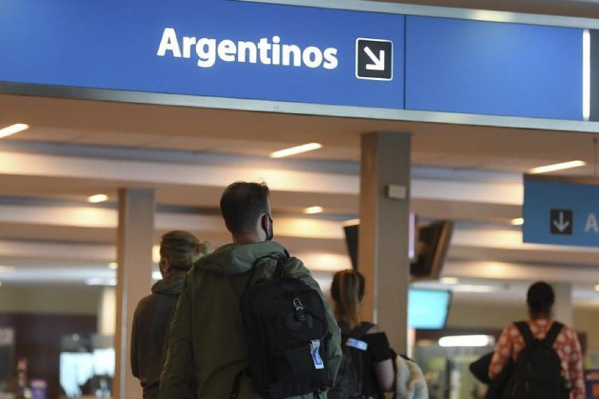Cafiero: "Habrá sanciones económicas y penales para los que violan la cuarentena"
