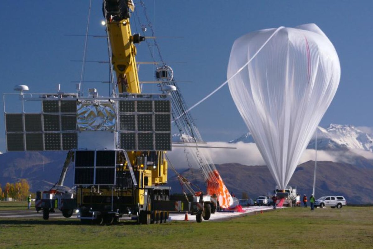 EE.UU. estudia desplegar en territorios enemigos globos aéreos capaces de lanzar enjambres de drones suicidas