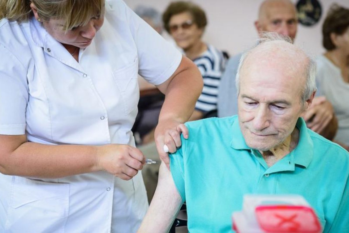 Consultá los turnos de vacunación para mayores de 70 años contra el Covid-19