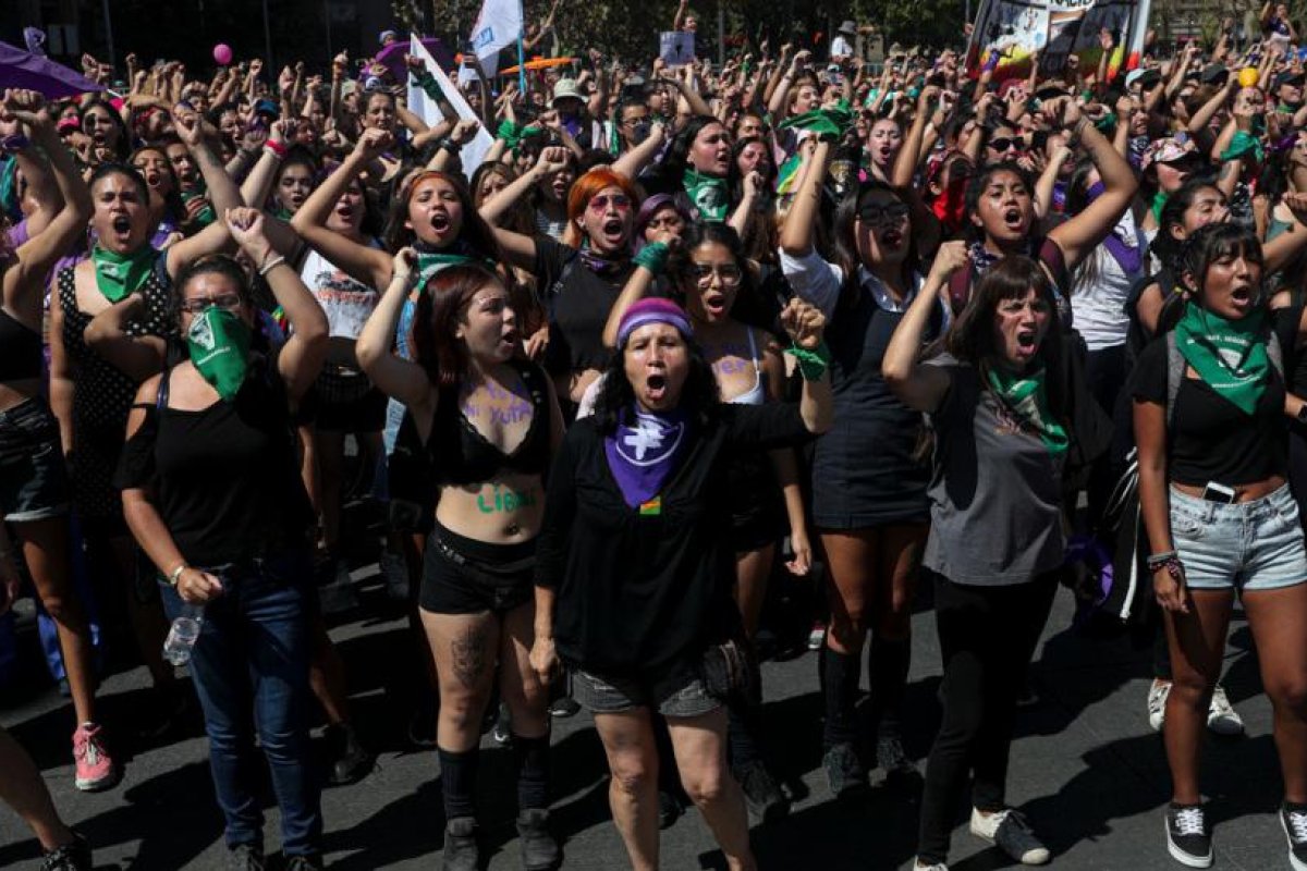 ¿Paridad en peligro? Feministas denuncian que las listas de candidaturas incumplen la equidad de género rumbo a la elección constituyente en Chile