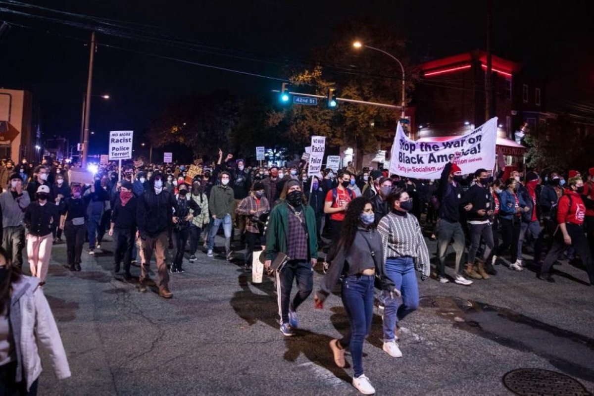 Racismo en EE.UU.: toque de queda en Filadelfia tras dos noches de protestas por la muerte de un afroamericano