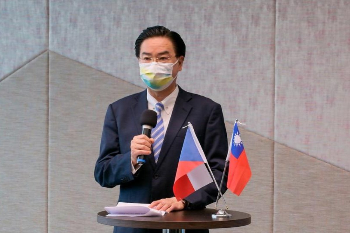 Taipéi: "Lucharemos muy duro para proteger la soberanía de Taiwán" de la China "autoritaria"