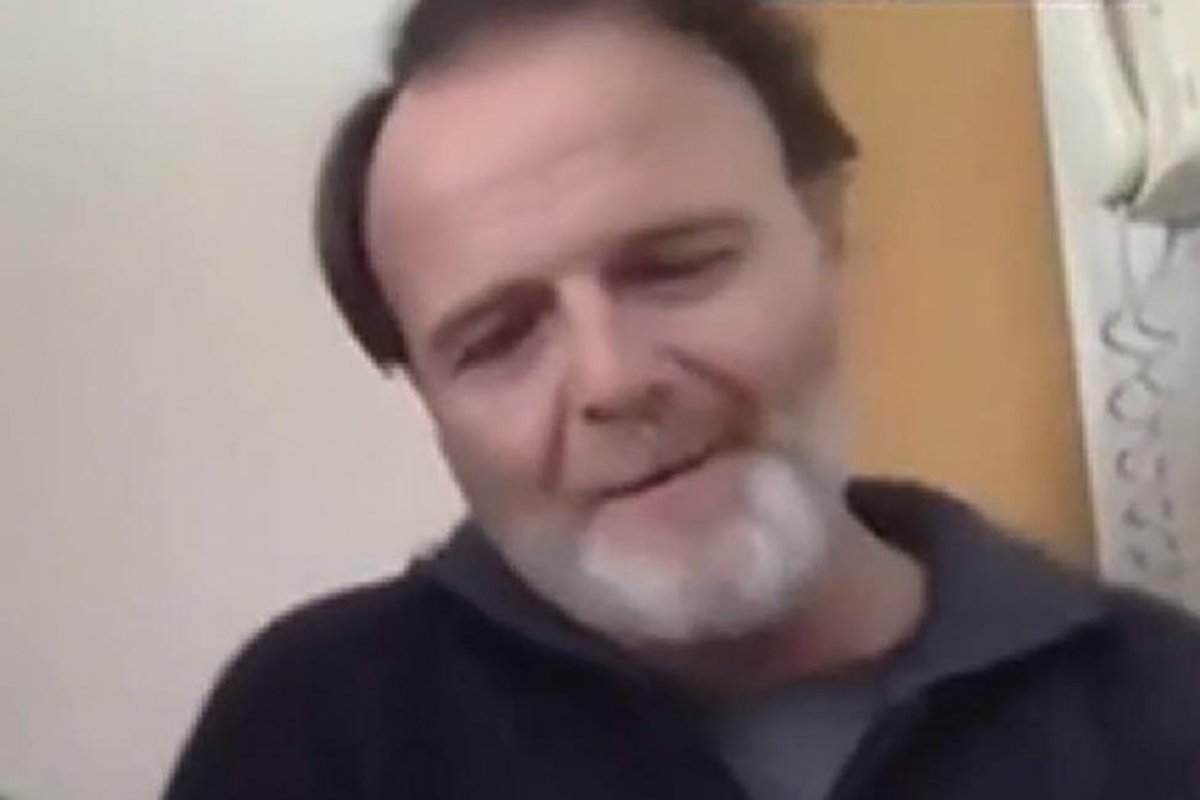 Tenso cruce: Luis Machín se enojó durante una entrevista y lo sacaron del aire