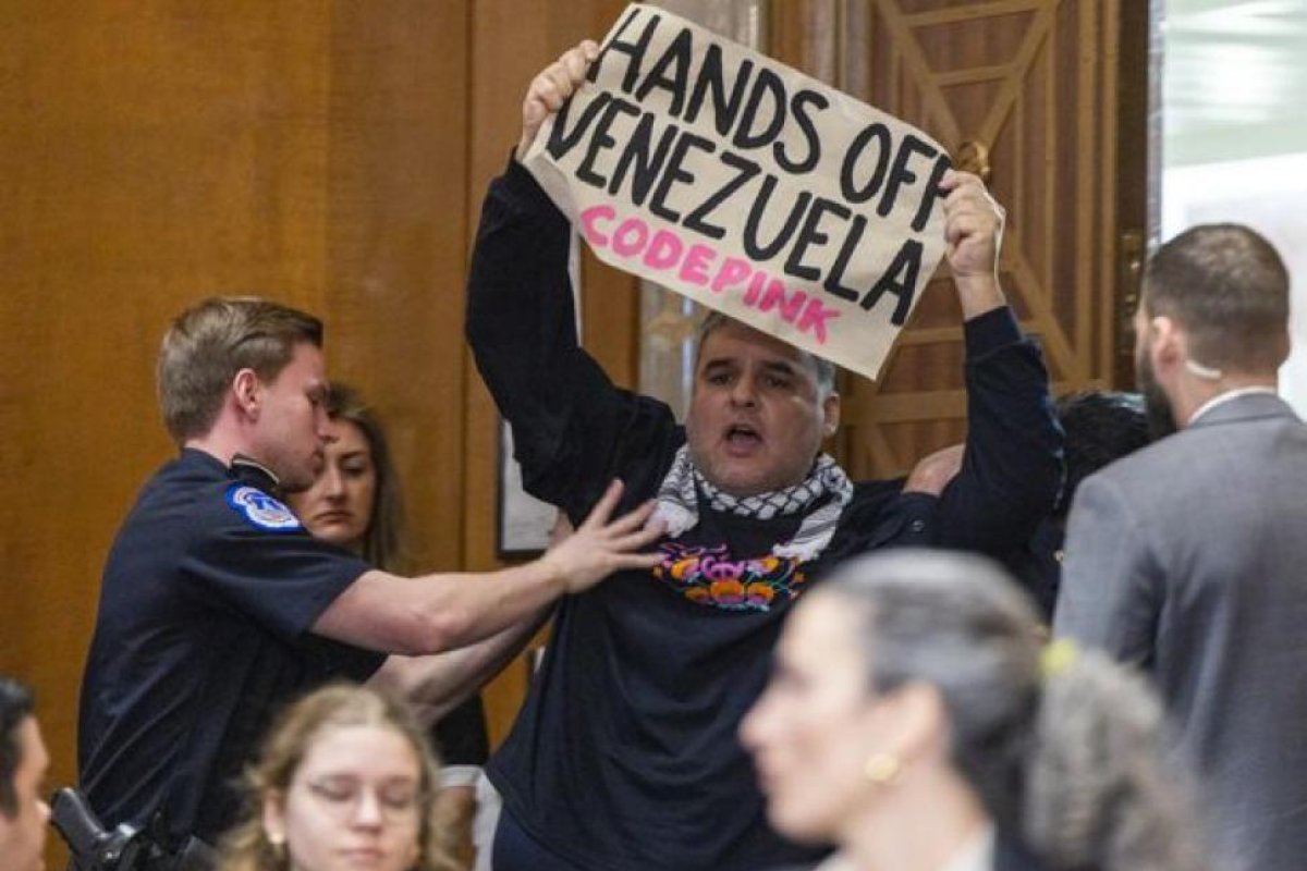 Marco Rubio enfrenta interrupción durante audiencia del Senado sobre Venezuela