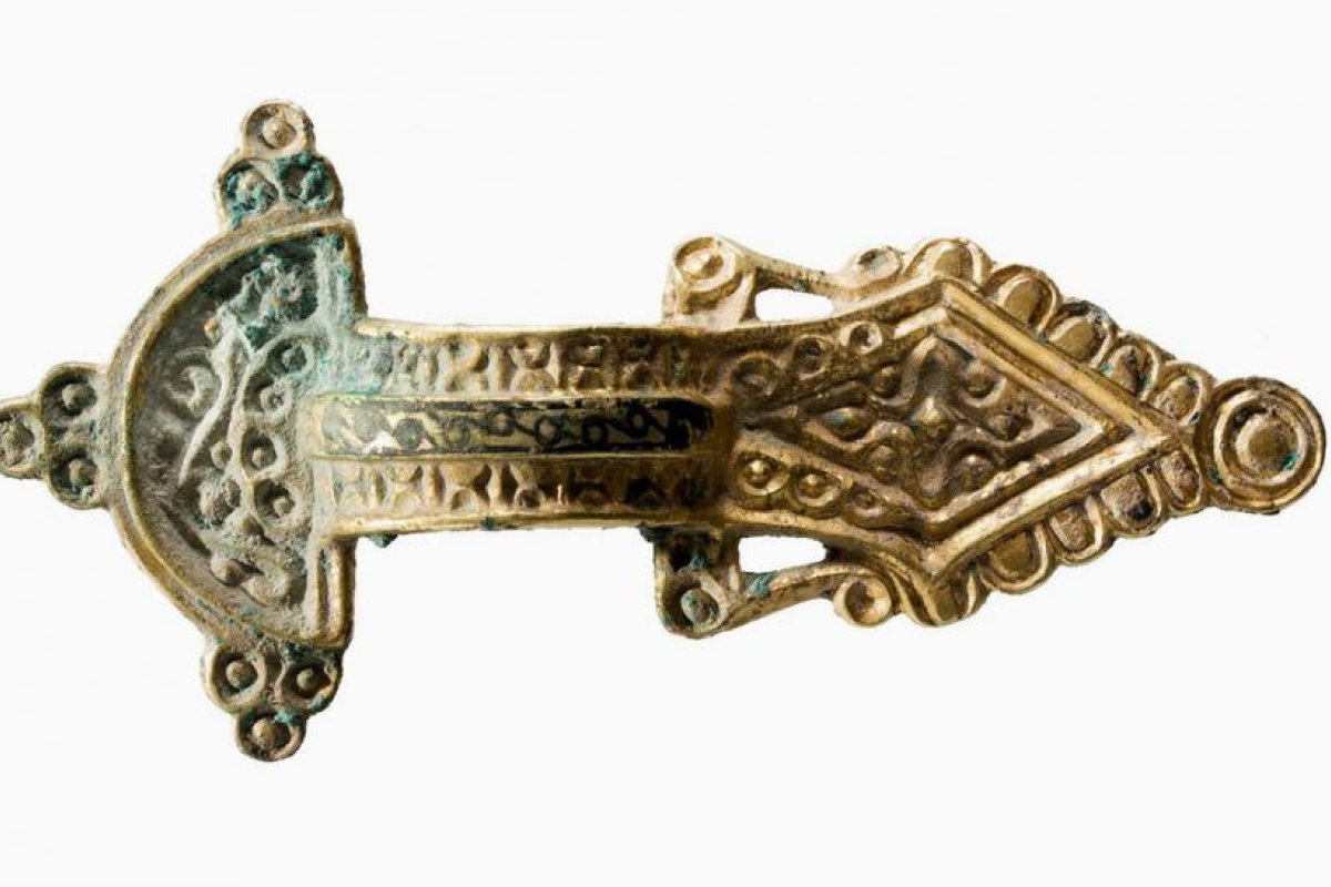 Arqueólogos británicos descubren un taller de plata posiblemente ilegal en una antigua mansión de la época romana