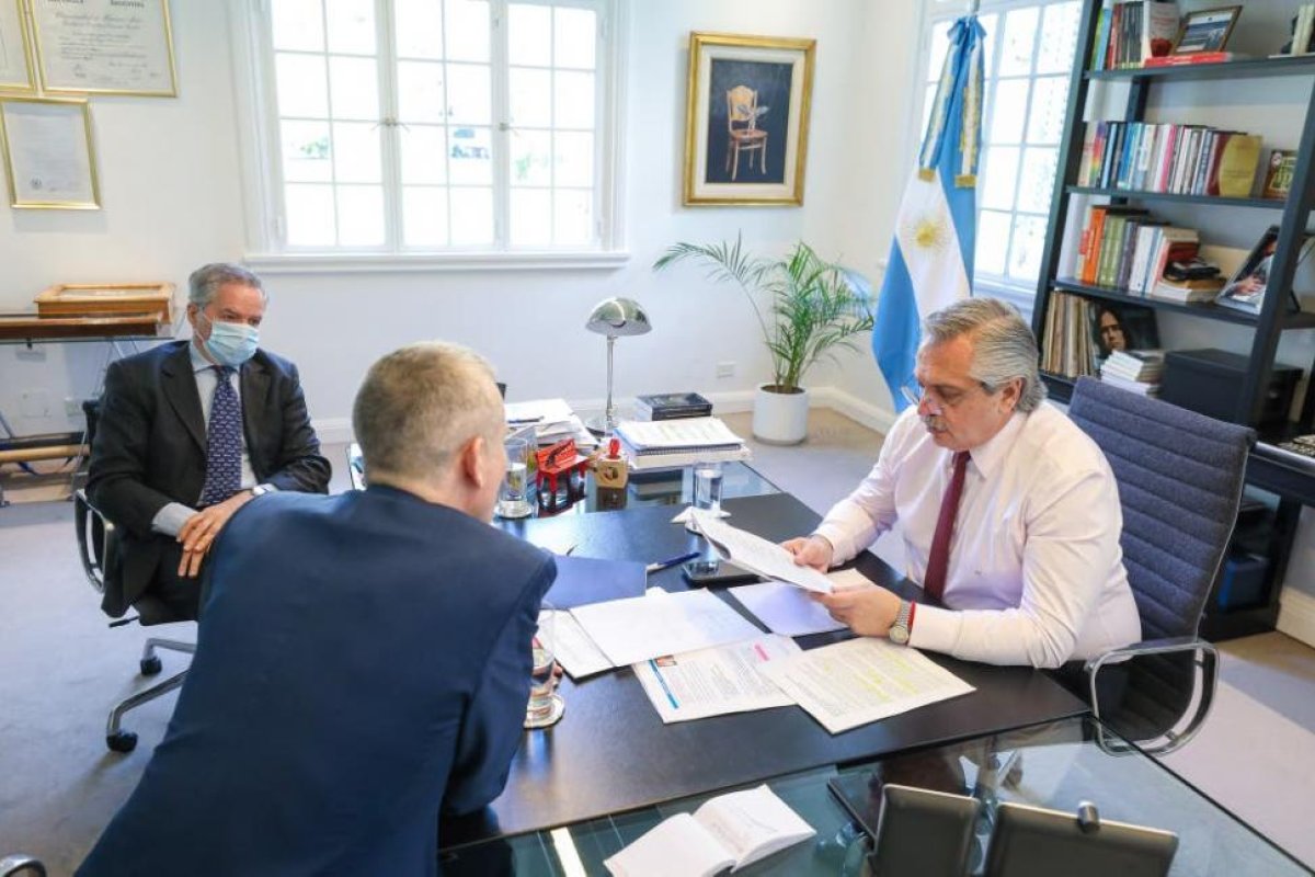 Cuestionado: Felipe Solá acompañará a Alberto Fernández a Chile, pero con un rol acotado